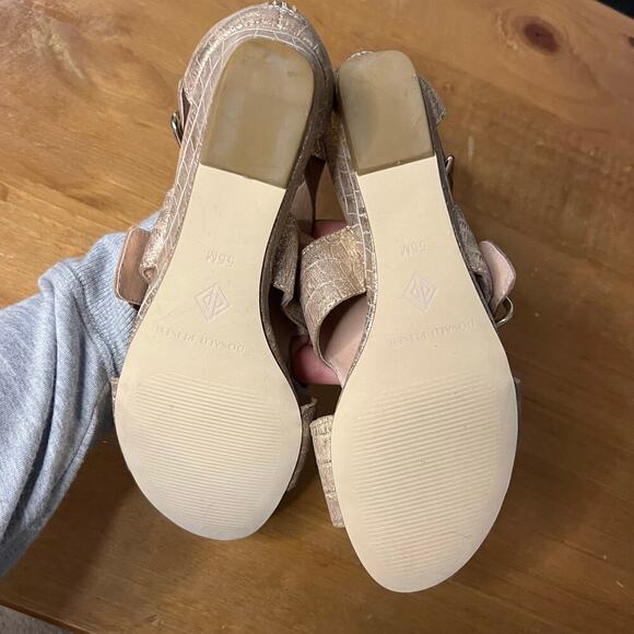 Donald Pliner Olive Wedge Sandals Size 5.5 Metallic Gold Rose - Picture 7 of 8